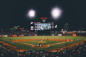 CBA季后赛激战正酣 辽宁本钢力克广东宏远迎开门红