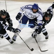 詹姆斯率队逆转取胜，湖人豪取五连胜