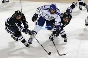 詹姆斯率队逆转取胜，湖人豪取五连胜