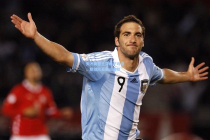 天才新星上演帽子戏法，助球队豪取三连胜