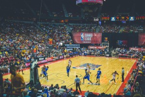 百场铁卫见证新星闪光，阿根廷热身赛复盘展露战术纵深